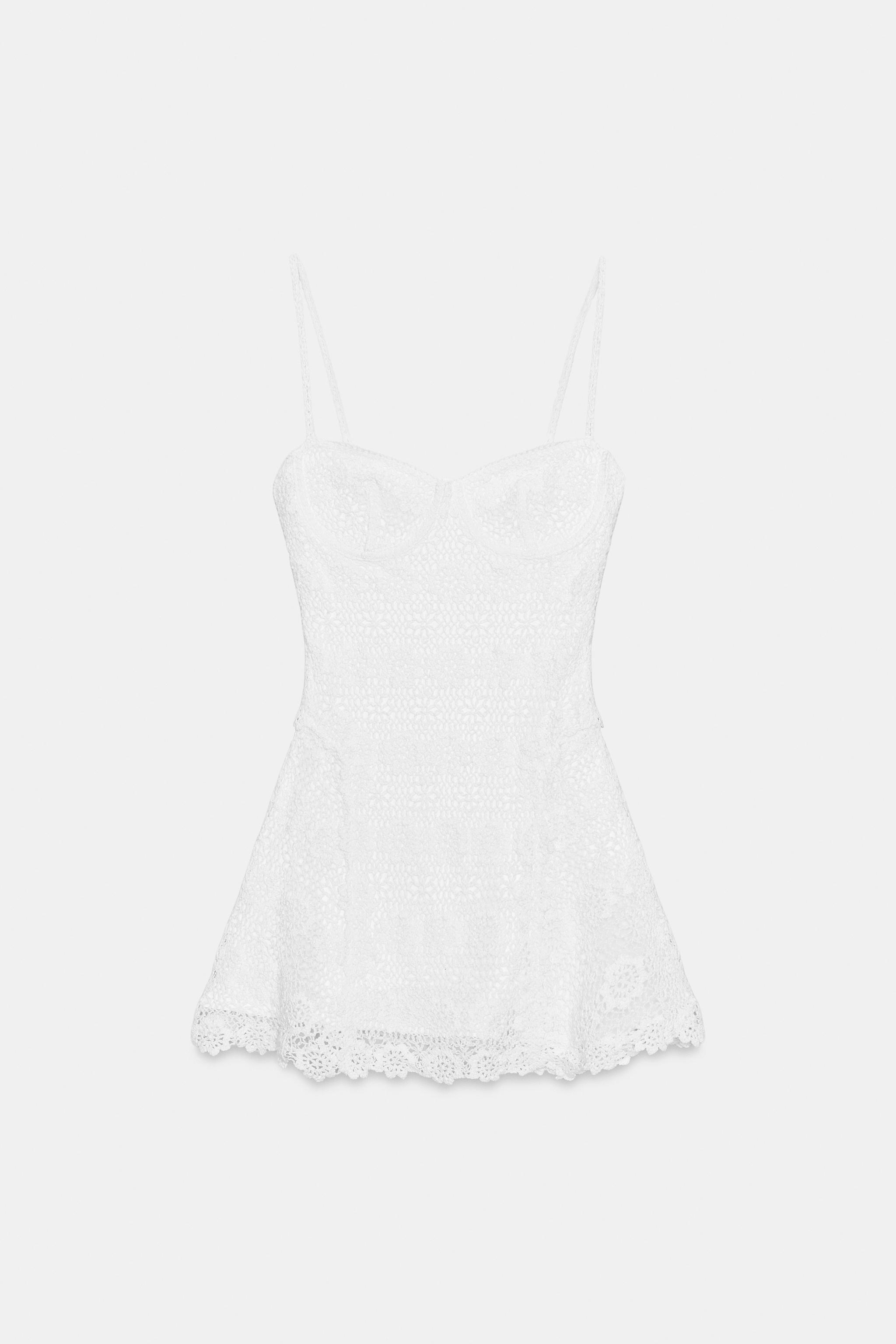 ROBE COURTE EN CROCHET